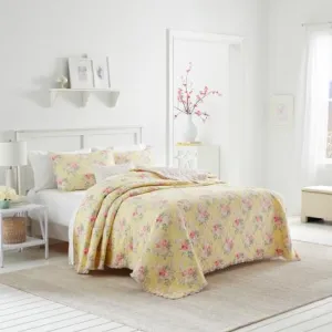 Melany Ruffled Quilt